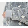 Светящаяся толстовка с рукавами и капюшоном Huggle Hoodie Stars Lumi 80х80см Толстовка со светящимися звездами